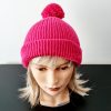 Gebreid Mutzzie Fuchsiaroze met pompon