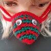 Neuswarmer Kaaiendonk Groen Rood met oogjes - Afbeelding 3